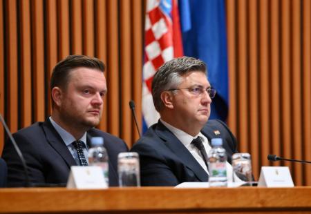 https://storage.bljesak.info/article/473553/450x310/andrej-plenkovic (2).jpg